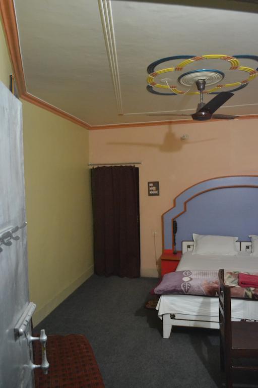 Hotel Sandeep 바라나시 객실 사진